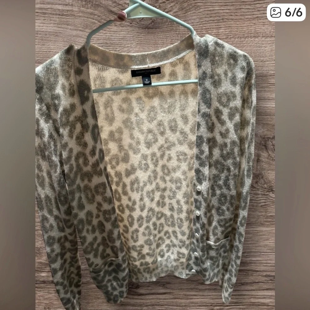 Leopard Print Fuzzy Knit Button Front Cardigan Sweater Women’s Medium